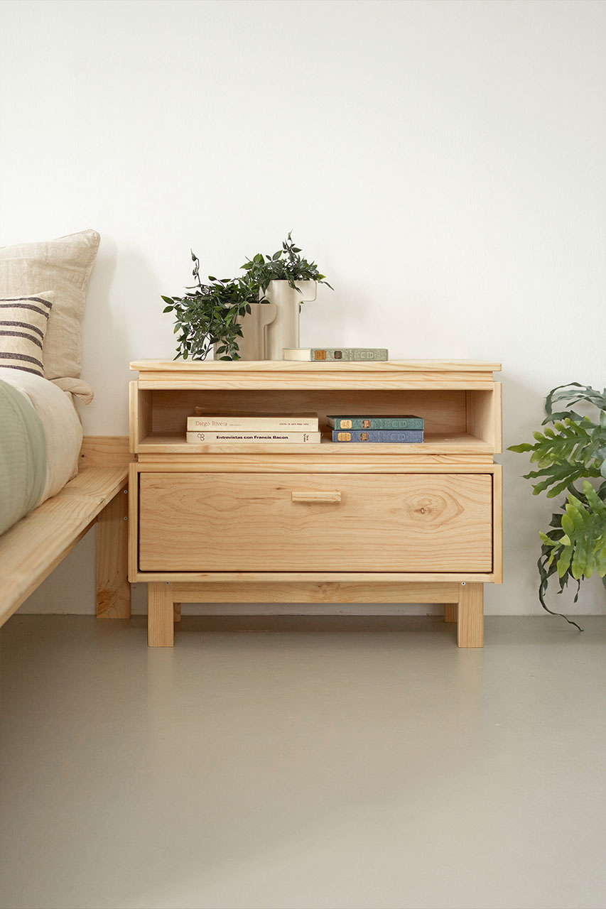Imagen de ambiente 1 para:Mesita de noche de dise&ntilde;o de madera natural